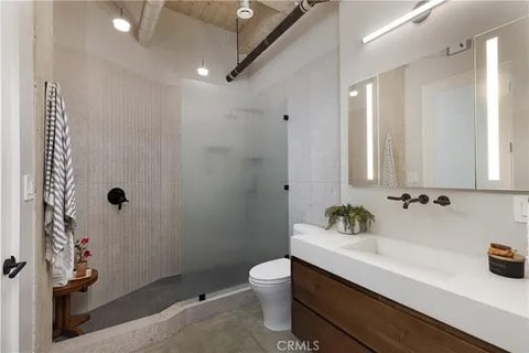 Building Photo - 100 W 5th St