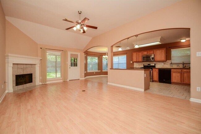 Building Photo - 13639 Country Pine Ct