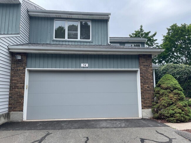 Building Photo - 54 Ivy Ln