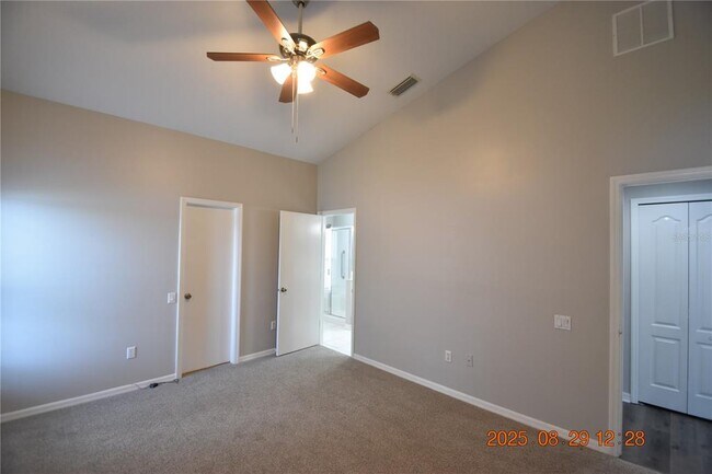 Building Photo - 944 Ridge Haven Dr