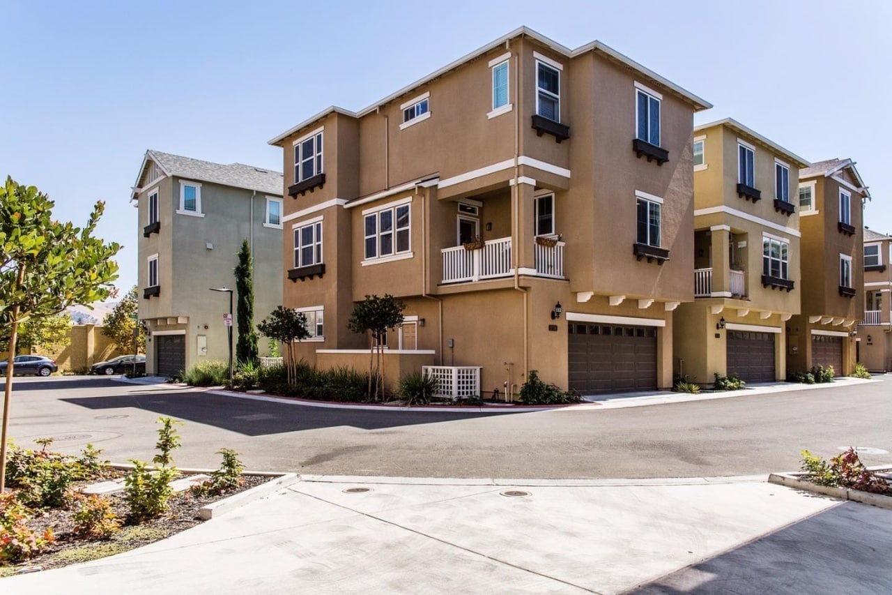 Building Photo - 2736 Pismo Ter