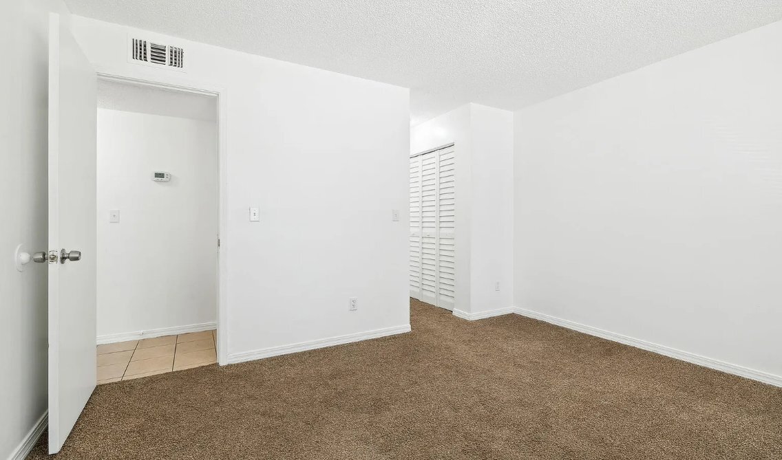 Building Photo - 4 Bentwood Ln