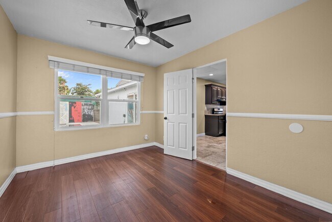 Building Photo - 6233-6235 Dorothy Dr