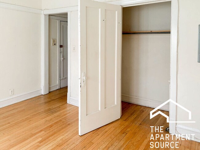 Building Photo - 638 W Arlington Pl