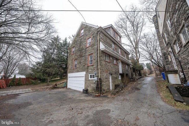 Building Photo - 625 Chelten Hills Dr