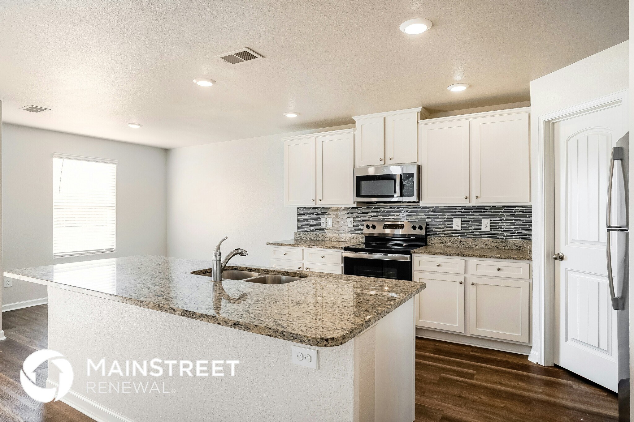 Building Photo - 124 Lahinch Dr