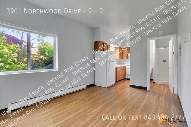 Primary Photo - 3901 Northwood Dr