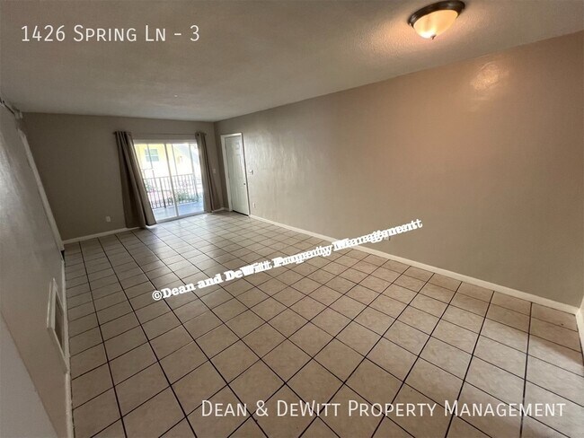 Building Photo - 1426 Spring Ln