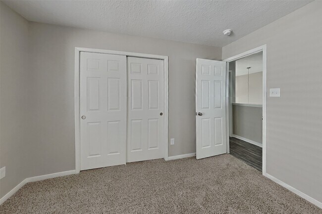 Building Photo - 19034 Village Maple Ct