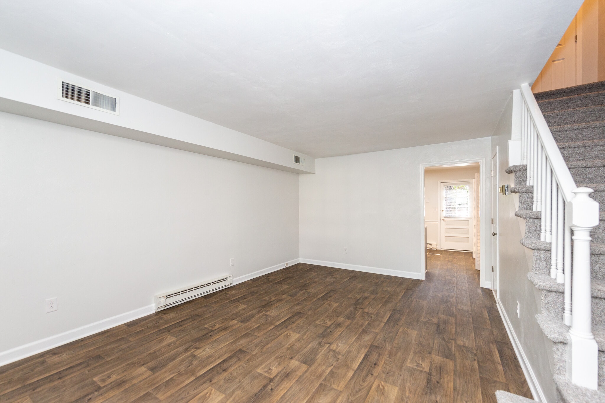 Building Photo - 9392 Pine Tree Rd