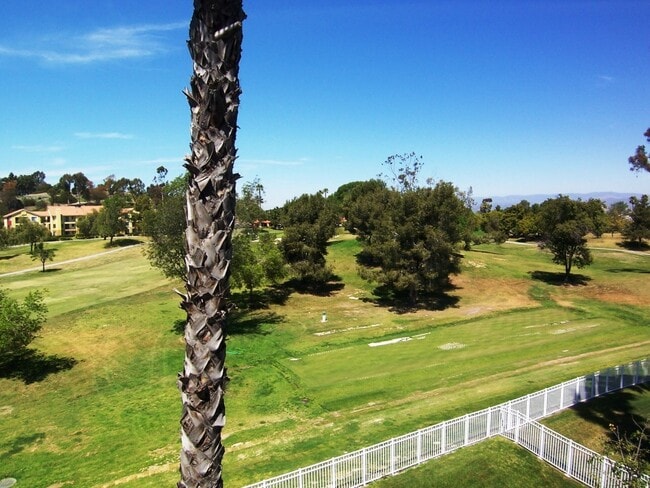 Building Photo - Terrific 1Br/1.5Ba Condo in Gated Masters Hill W/ Golf Course Views