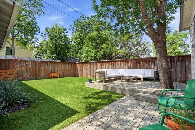 Building Photo - 5333 El Campo Ave