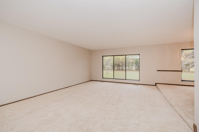 Building Photo - 22745 Wrexford Dr