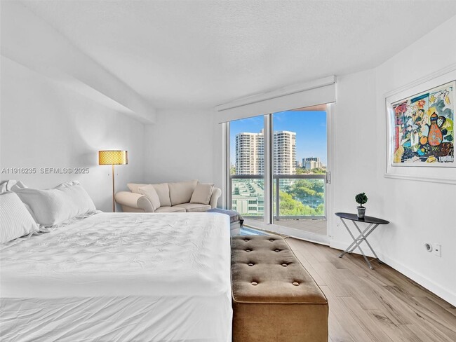 Building Photo - 3370 Hidden Bay Dr