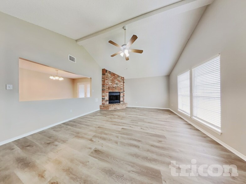 Building Photo - 3227 Rockdale Dr