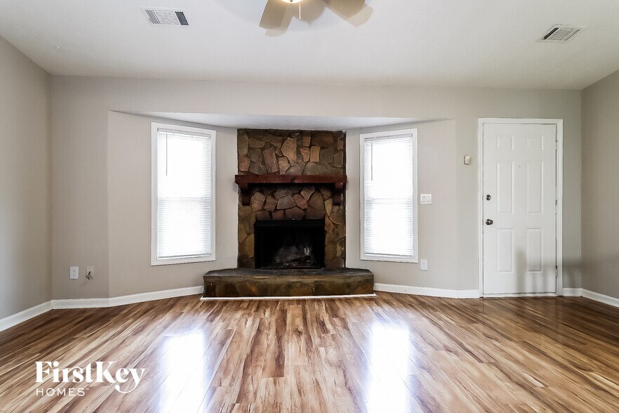 Building Photo - 2592 Chippewa Ct NW