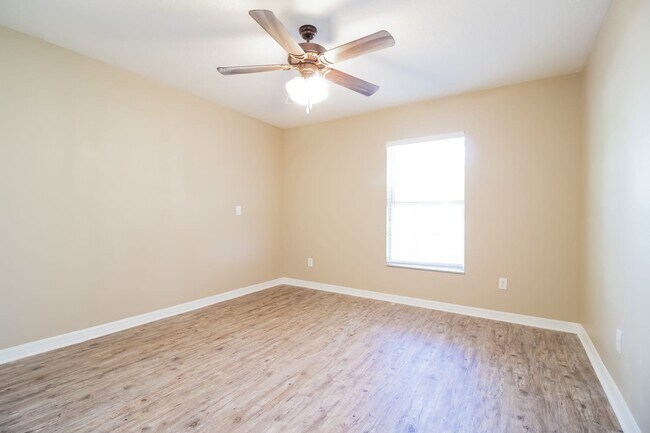 Building Photo - 2677 Grassmoor Loop