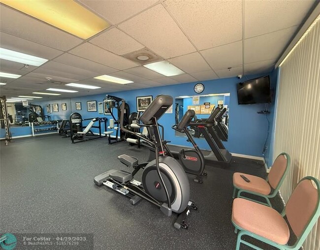 Building Photo - 4725 Lucerne Lakes Blvd