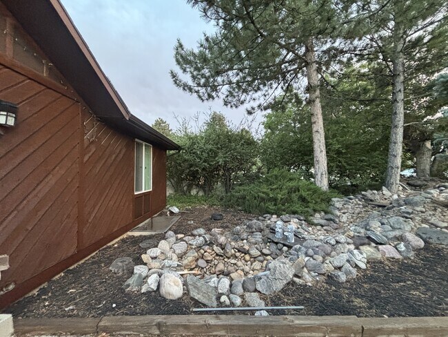 Building Photo - 11299 Woodhill Dr