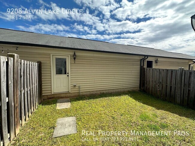 Building Photo - 9208 Alvyn Lake Cir
