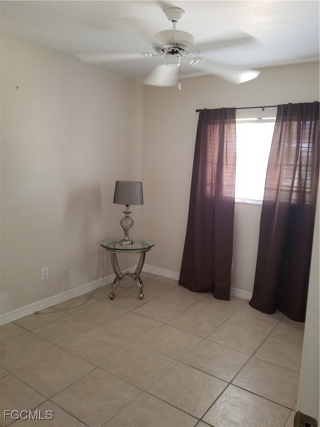 Building Photo - 3824 SW 14th Ave