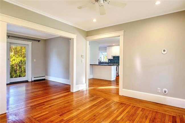 Building Photo - 18 Orchard Ave