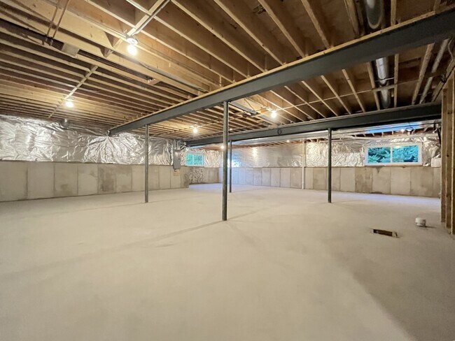 Building Photo - 974 Meadow Ln