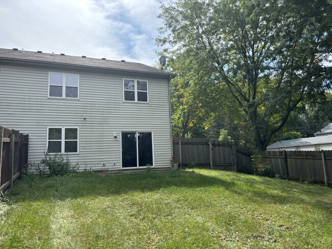 Building Photo - 3202 Quincy Ave