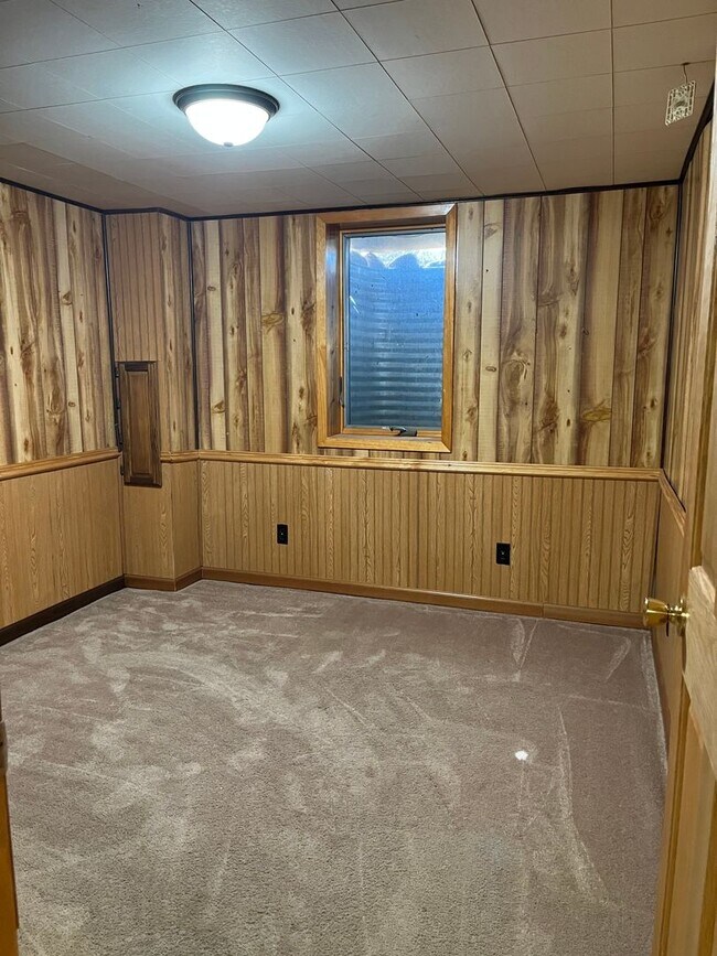 Building Photo - 4 Bedroom/2 Bath House For Rent in Harrisburg, SD!!