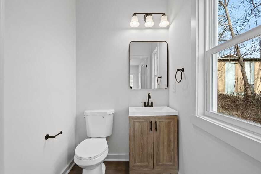 Building Photo - 4621 Julian St