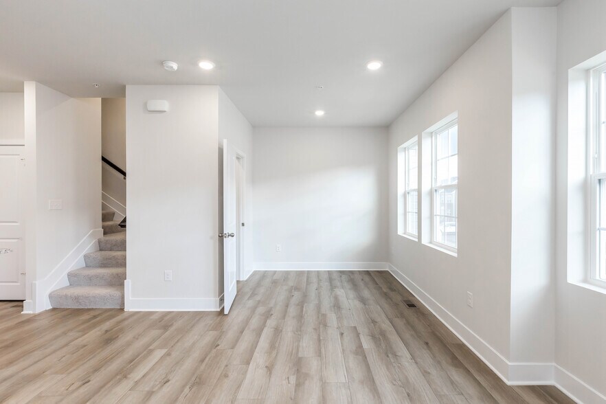 Building Photo - 2273 Marcy Dr