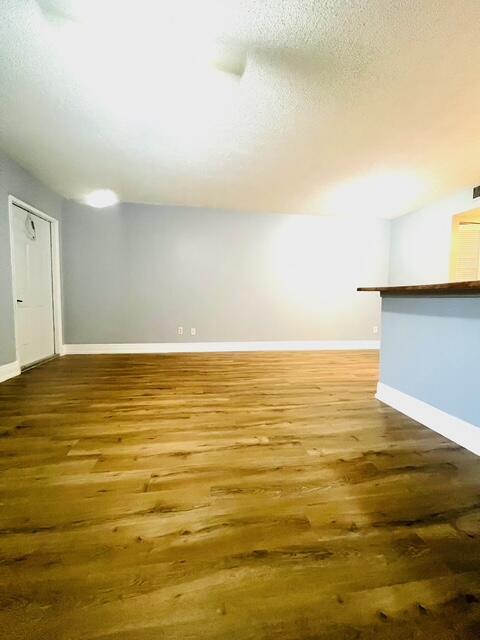 Building Photo - 1535 Meadows Cir W