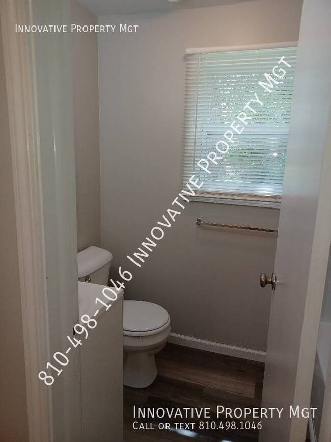 Building Photo - 3042 Leta Ave