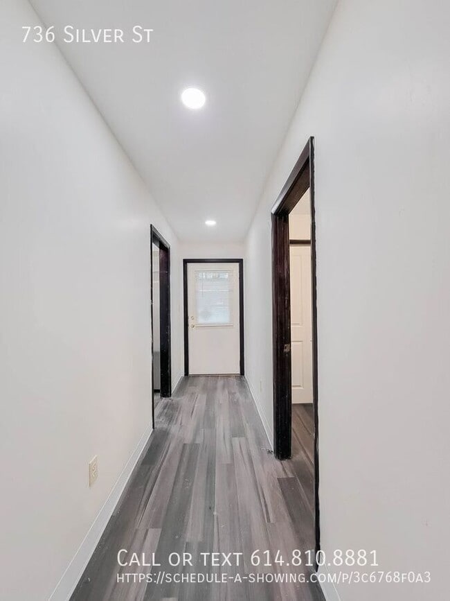 Building Photo - 736 Silver St