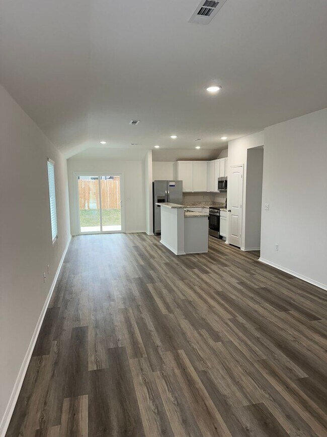 Building Photo - *Pre-leasing* NEW Three Bedroom | Two Bath...