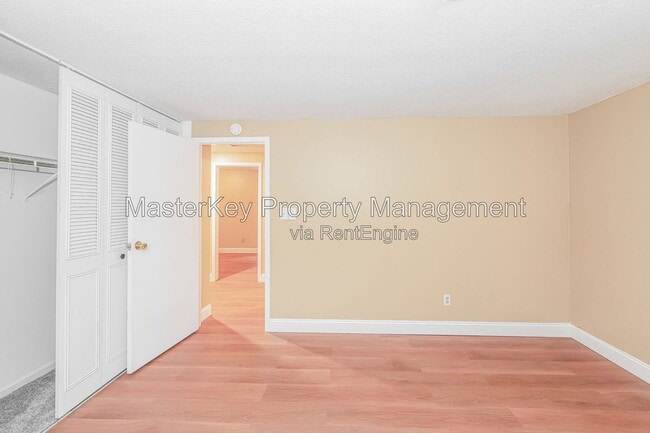 Building Photo - 104 Castle Bay Ct