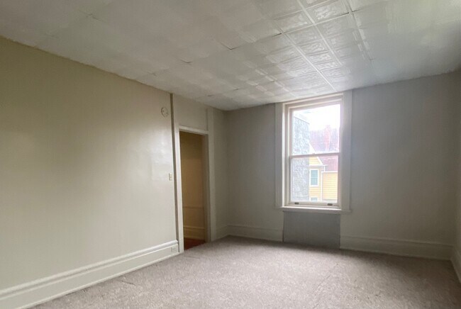Living Room - 45 W Diamond Ave