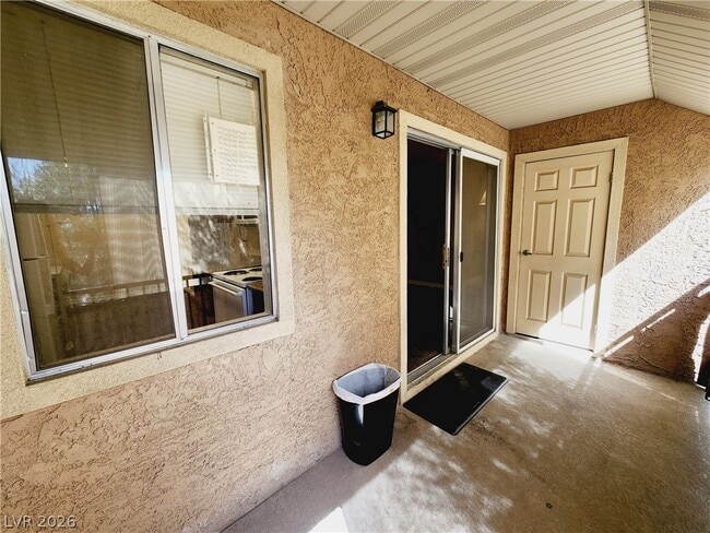 Building Photo - 5405 Indian River Dr