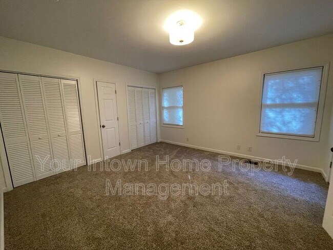 Building Photo - 1876 Mason Mill Rd