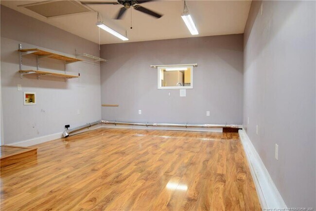 Building Photo - 733 Mosswood Ln