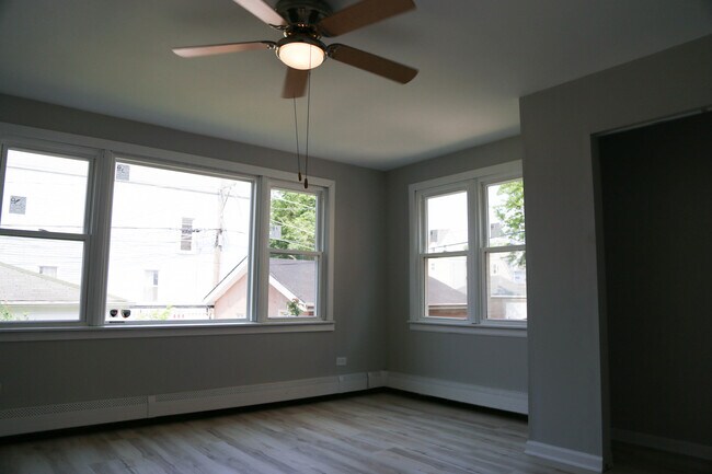 Building Photo - 1652 N Kedvale Ave