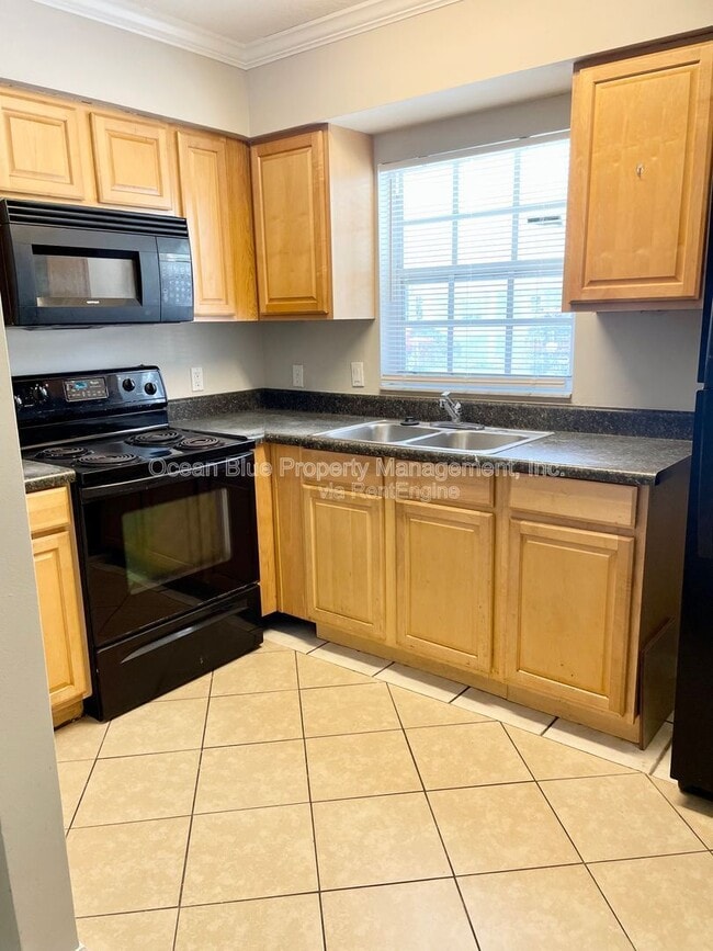 Building Photo - 3607 W Idlewild Ave