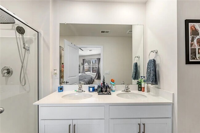 Building Photo - 511 Oakmont Valley Trl
