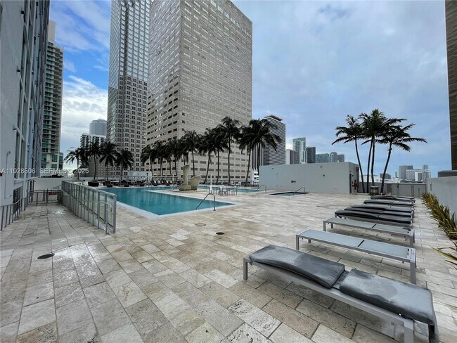 Building Photo - 325 S Biscayne Blvd