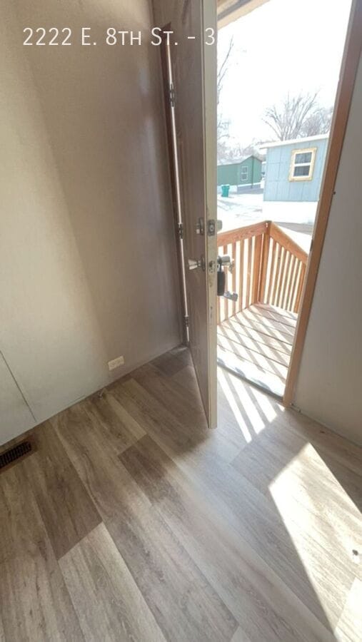 Building Photo - 2222 E 8th St