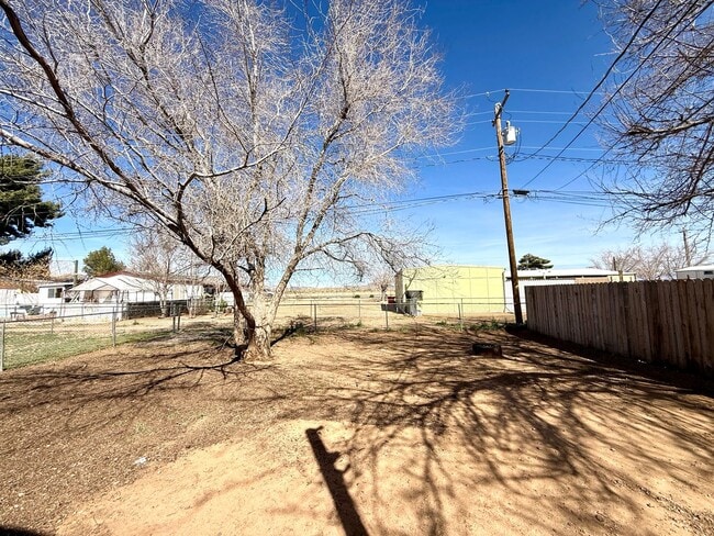 Building Photo - Newly Remodeled 2 Bedroom 2 Bathroom Home!- Available Now