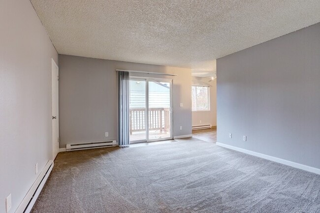 Building Photo - Spacious 2BR Upper Unit – $1495 includes W...
