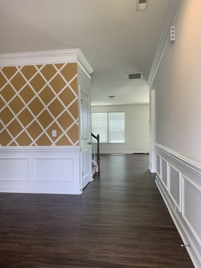 Building Photo - 2030 Kemp Rd