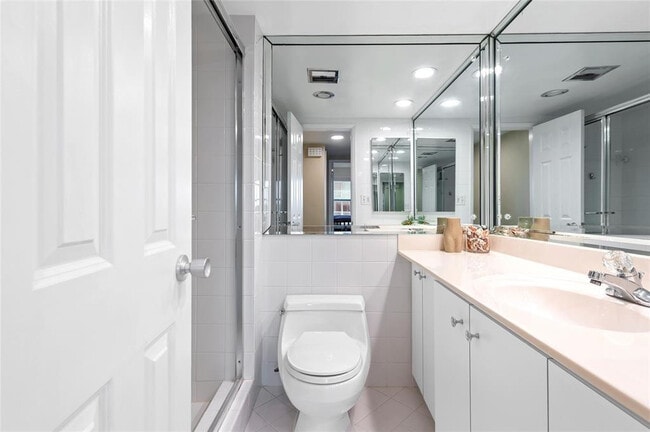 Building Photo - 4010 Galt Ocean Dr