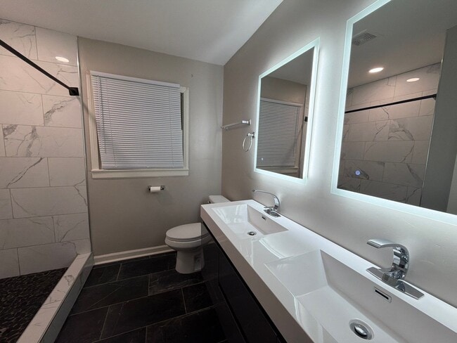 Building Photo - 4019 Piedmont Dr SE